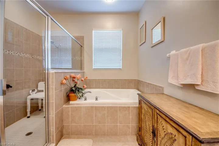 1217 SW 11th AVE, CAPE CORAL FL 33991