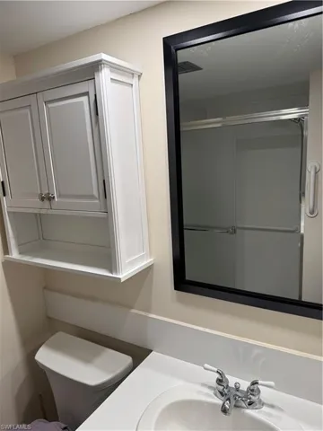 37 High Point Cir E 307, Naples, Florida 34103