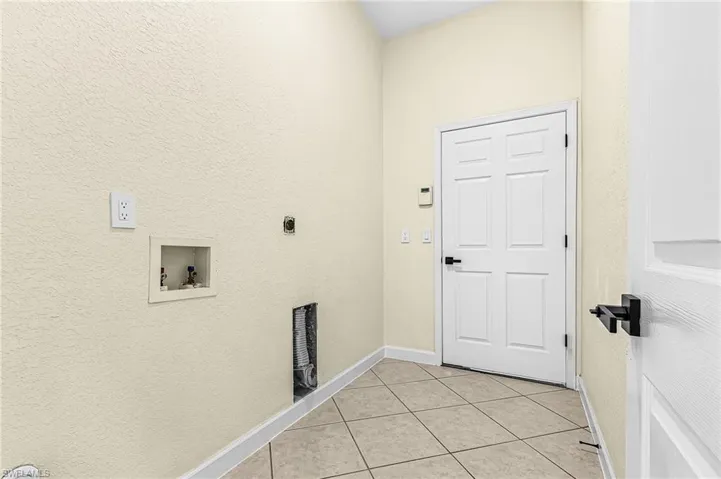 423 Se 17th Ter, Cape Coral, Florida 33990