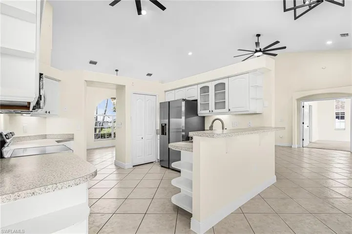 423 Se 17th Ter, Cape Coral, Florida 33990