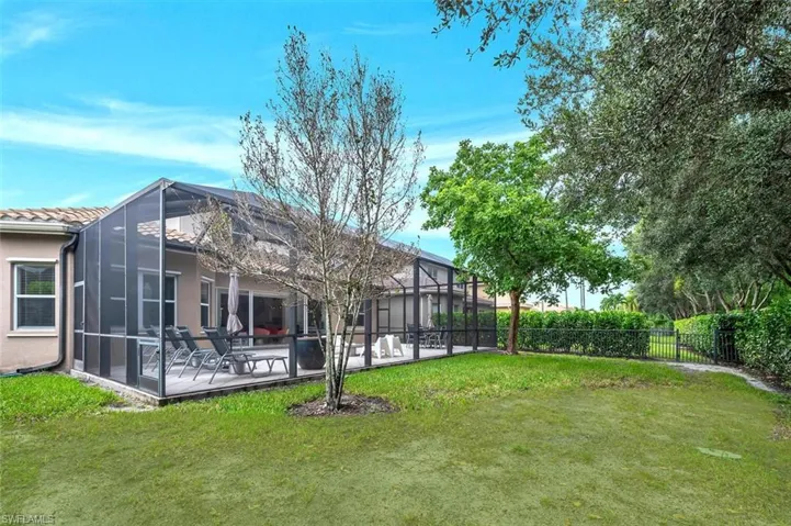 6577  Marbella  LN, Naples, FL 34105