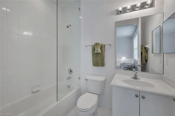 6577  Marbella  LN, Naples, FL 34105