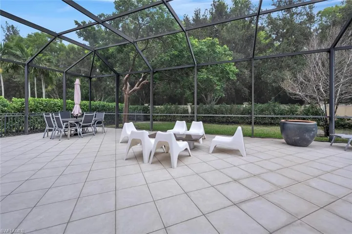 6577  Marbella  LN, Naples, FL 34105