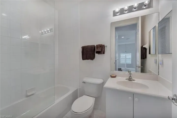 6577  Marbella  LN, Naples, FL 34105