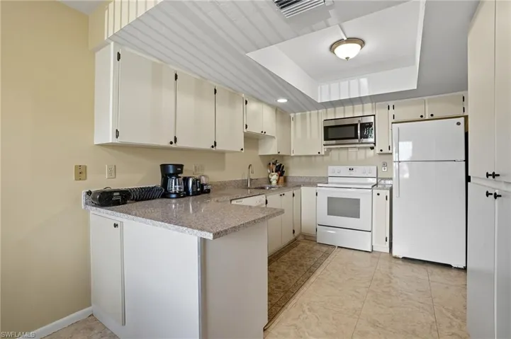7116  Lakeridge  CT, Fort Myers, FL 33907