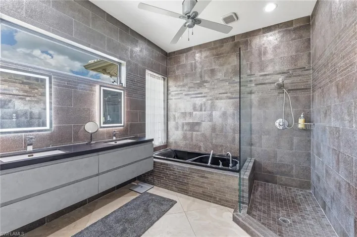 2205 Noble Ct, Naples, Florida 34110