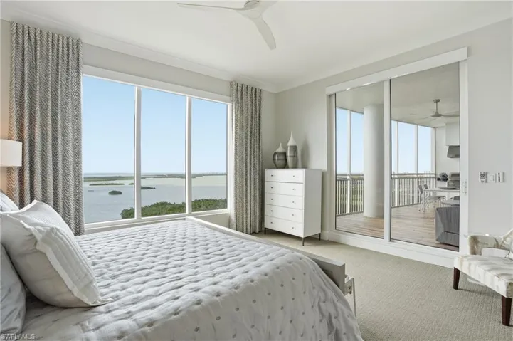 Primary suite with lanai access.