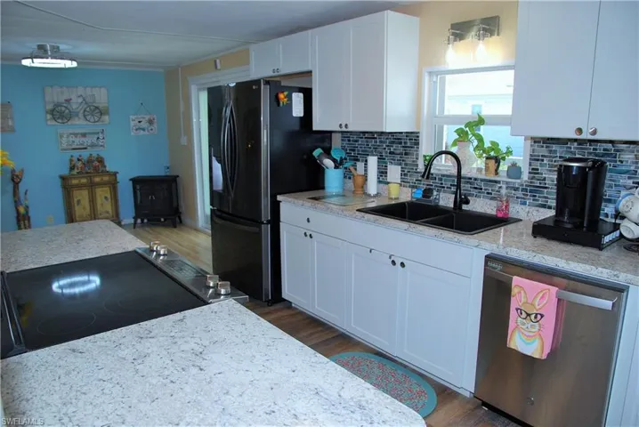 515  Hogan  DR, North Fort Myers, FL 33903