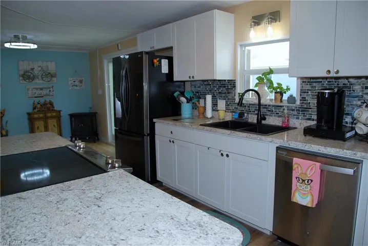 515  Hogan  DR, North Fort Myers, FL 33903