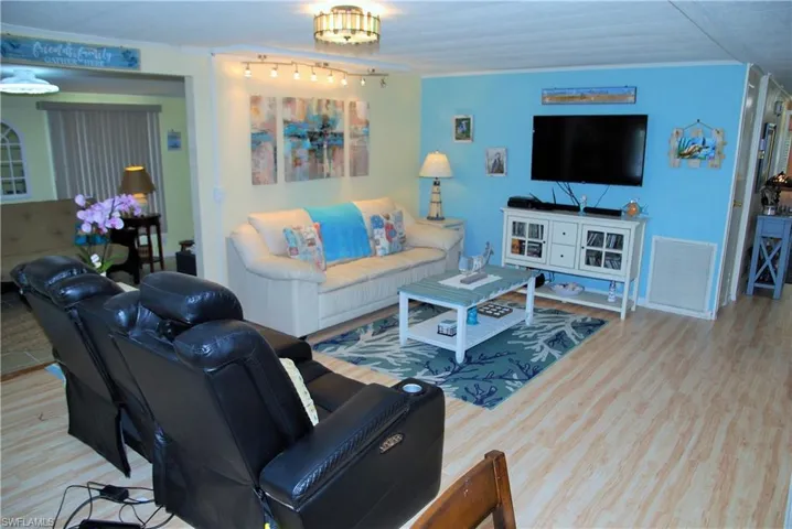 515  Hogan  DR, North Fort Myers, FL 33903