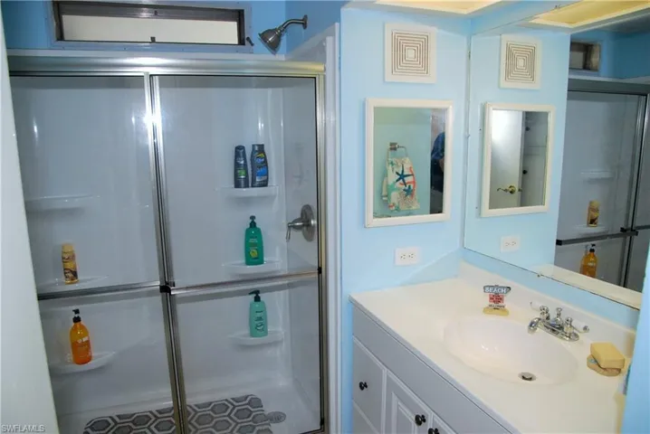 515  Hogan  DR, North Fort Myers, FL 33903