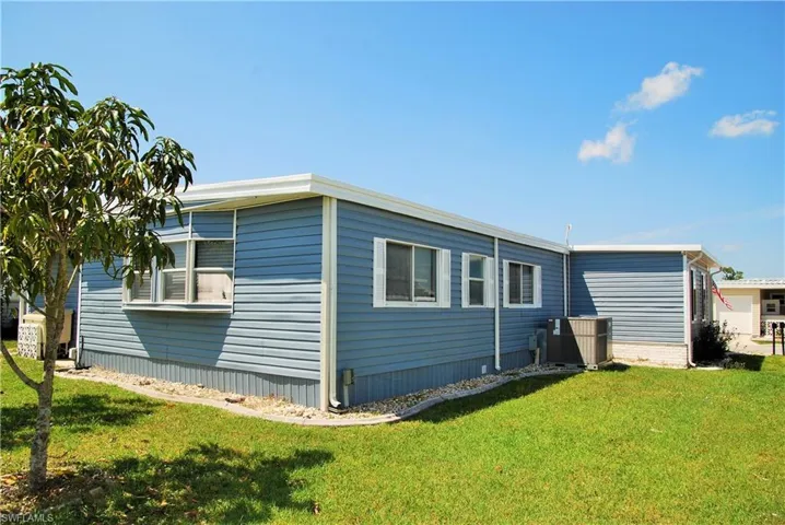 515  Hogan  DR, North Fort Myers, FL 33903