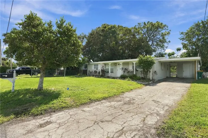 2140 Harbor Ln, Naples, Florida 34104