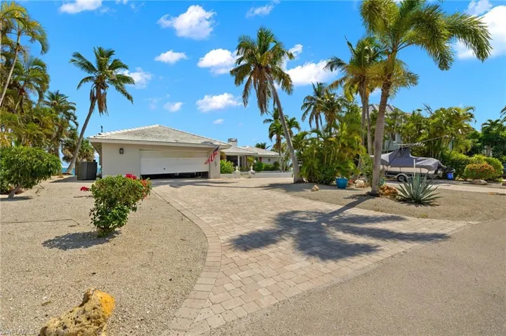 592 Lighthouse Way