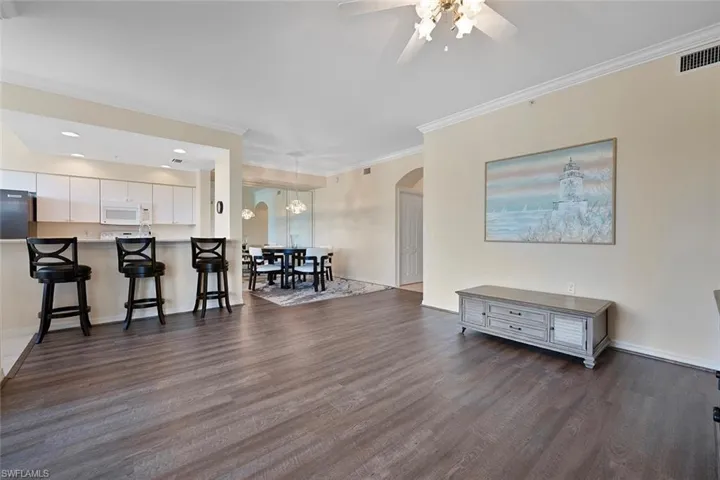 8610  Cedar Hammock  CIR, Naples, FL 34112