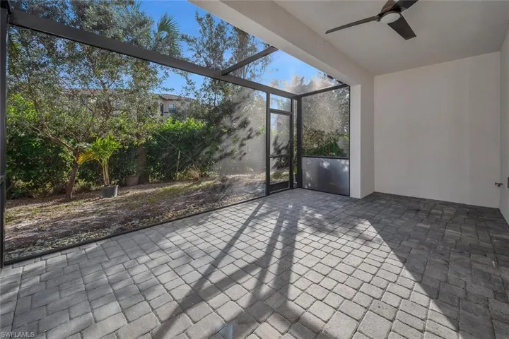 Large Screened in Patio