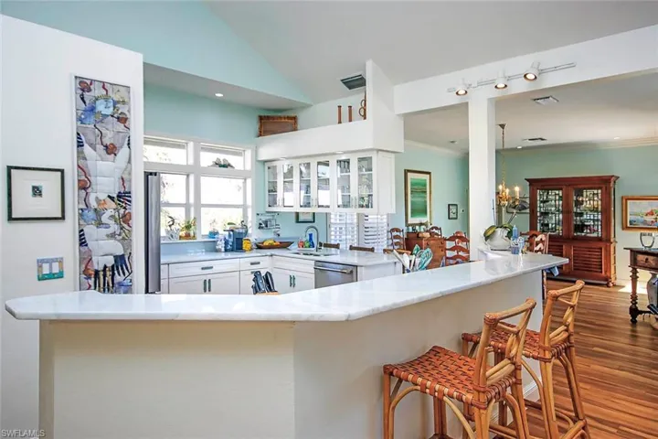 Large_kitchen_island_counter
