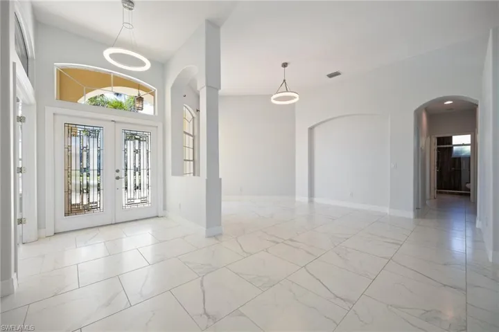 13717 Bald Cypress Cir, Fort Myers, Florida 33907
