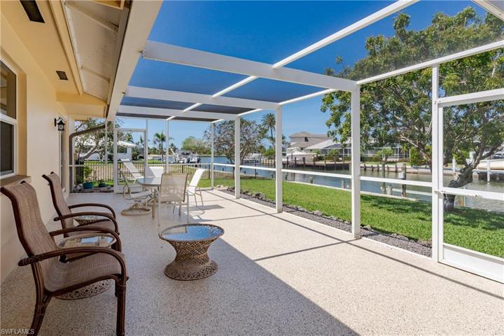 EPOXY FLOORING ON LARGE LANAI