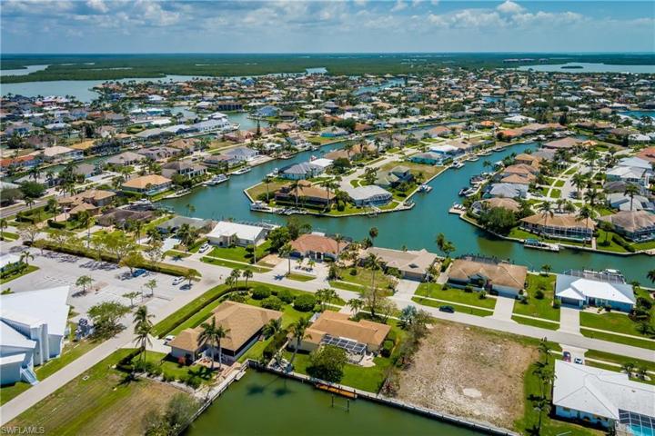 MARCO ISLAND IS A BOATER'S DREAM