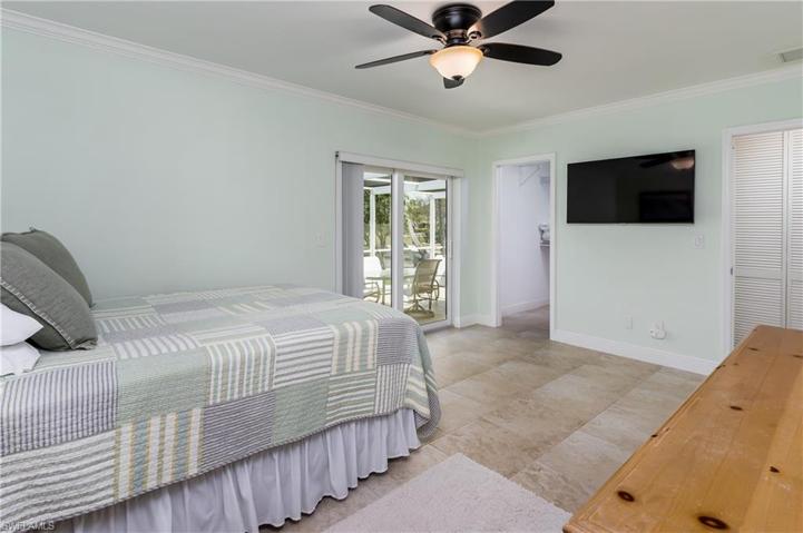 BR#3 WITH CEILING FAN
