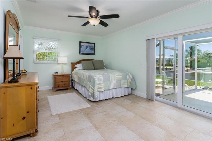 BR#3 HAS IMPACT SLIDER OUT TO LANAI