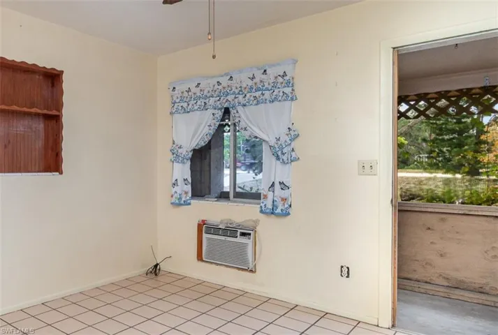 Dining Room/Flex Space