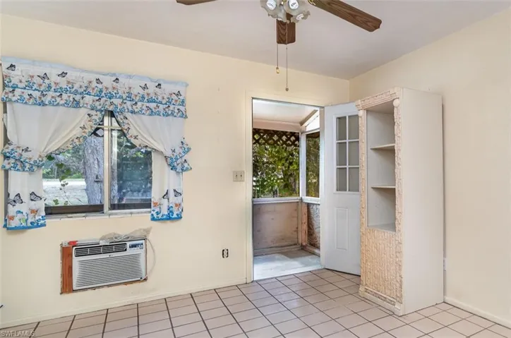 Dining Room/Flex Space