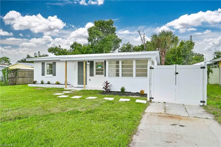 3844 Marvaez St, Fort Myers Fl 33901