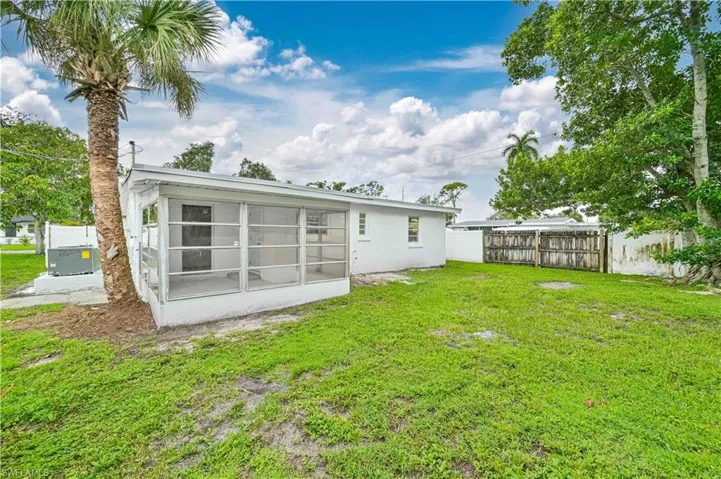 3844 Marvaez St, Fort Myers Fl 33901
