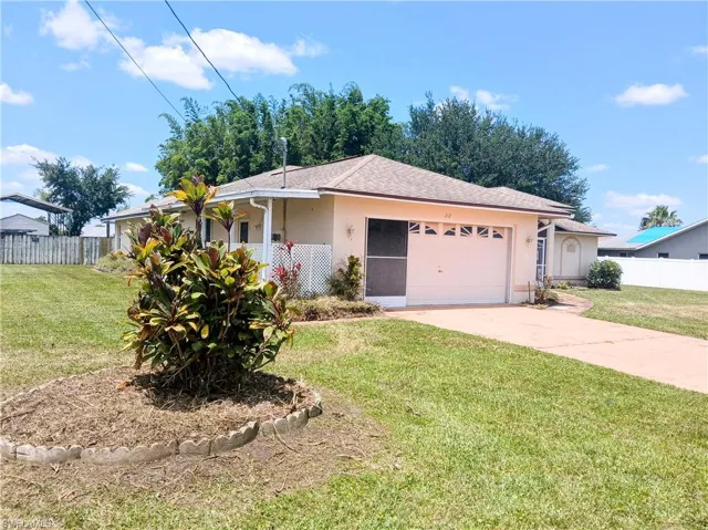 212  Lanyard  PL, Lehigh Acres, FL 33936