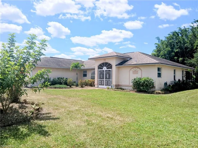 212  Lanyard  PL, Lehigh Acres, FL 33936