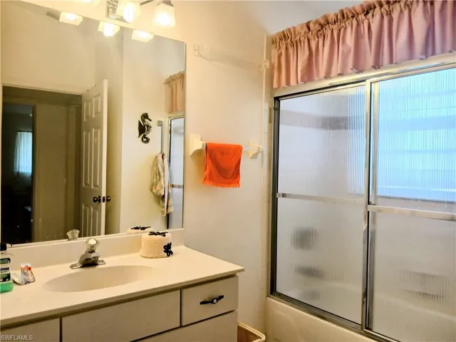 212  Lanyard  PL, Lehigh Acres, FL 33936