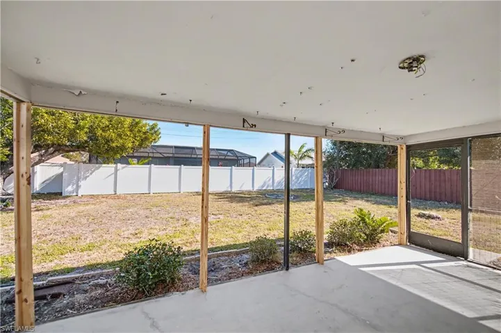 3709 SW 6th  PL, Cape Coral, FL 33914