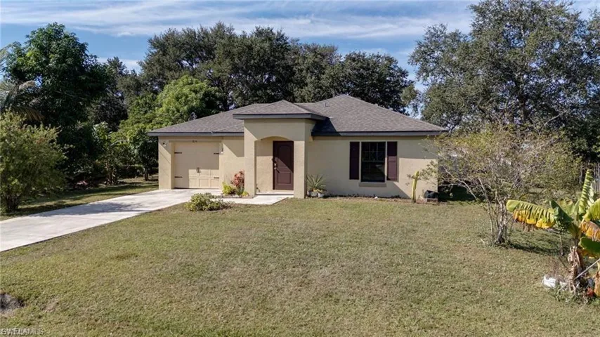 824  Umber  DR, Fort Myers, FL 33913