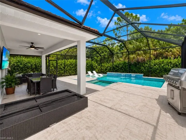 12667 Biscayne Ct, Naples, Florida 34105