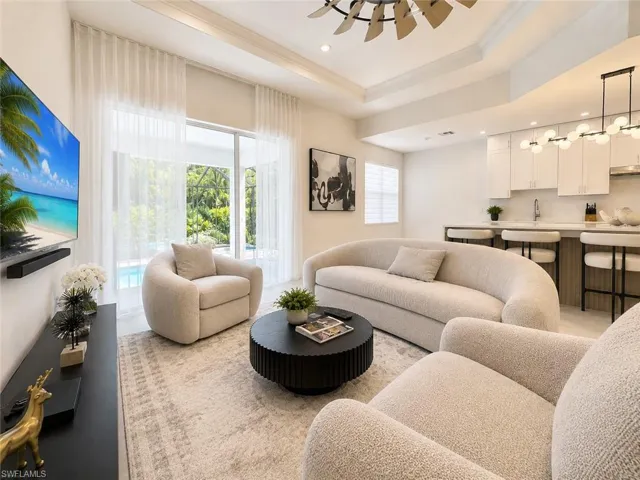 12667 Biscayne Ct, Naples, Florida 34105