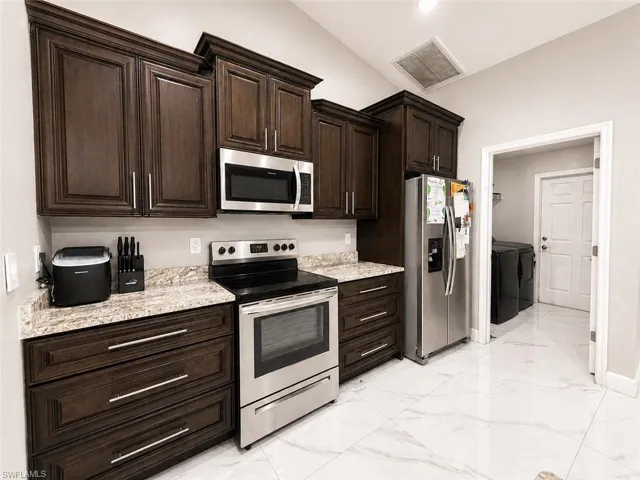 4017  7TH SW ST, Lehigh Acres, FL 33976