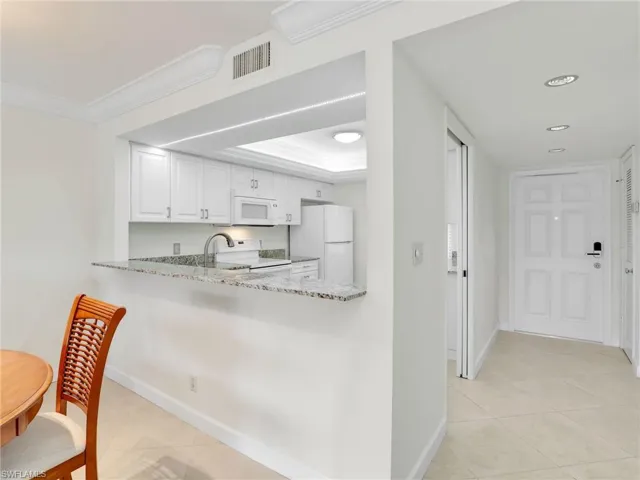 1600  Misty Pines  CIR, Naples, FL 34105