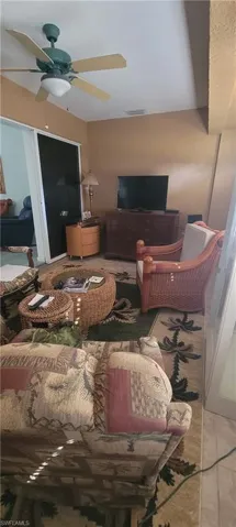 Living area with ceiling fan