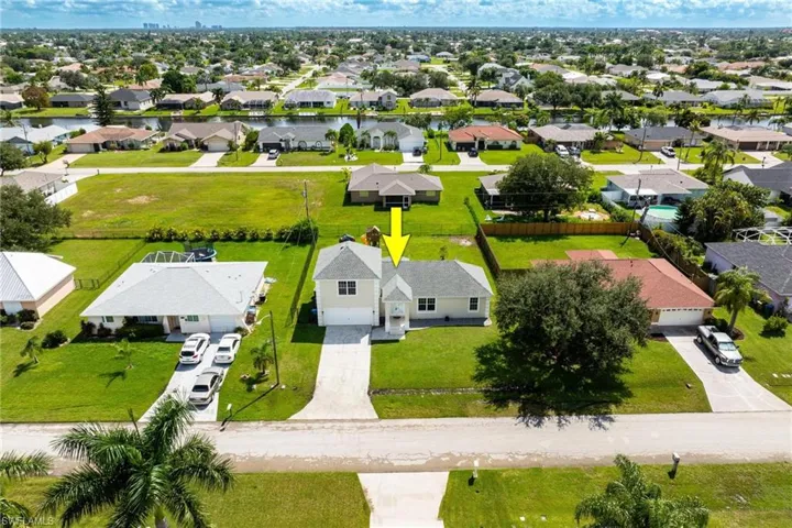 1909 SE 5th  PL, Cape Coral, FL 33990