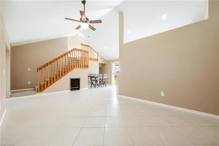 1909 SE 5th  PL, Cape Coral, FL 33990