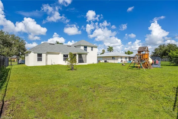 1909 SE 5th  PL, Cape Coral, FL 33990