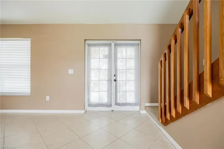 1909 SE 5th  PL, Cape Coral, FL 33990