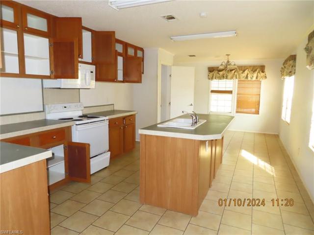 7855  Davis  DR, Sebring, FL 33876