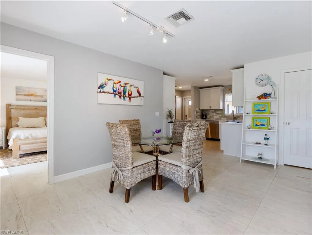 185 Palm Dr # 18j, Naples Fl 34112