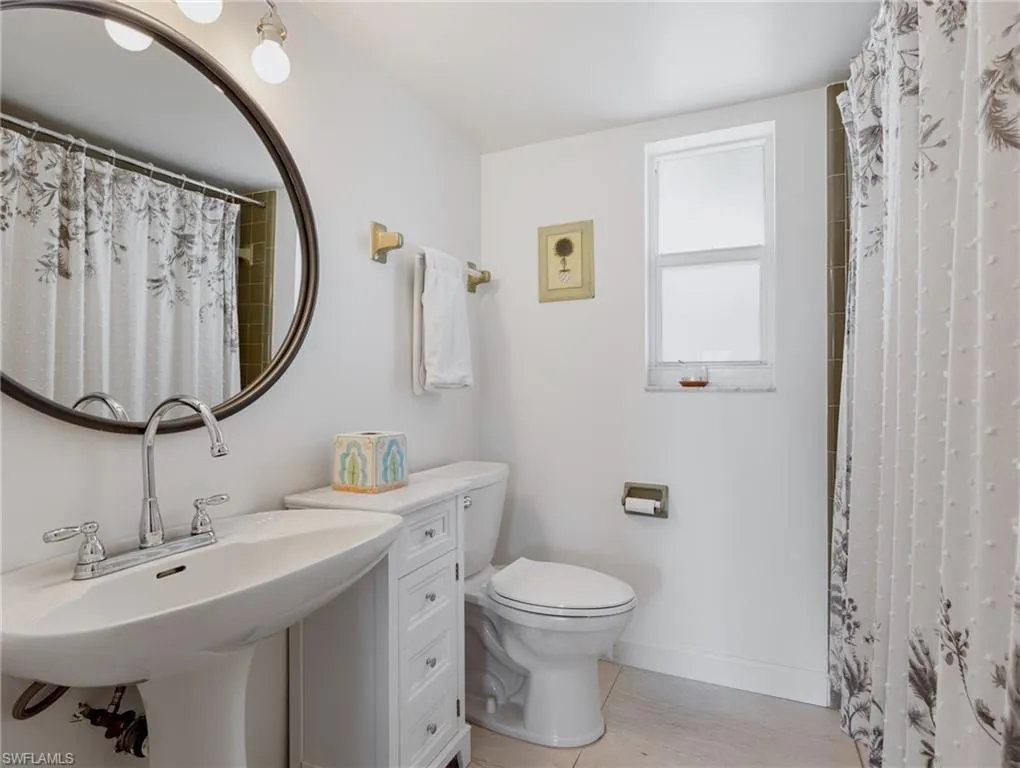 185 Palm Dr # 18j, Naples Fl 34112