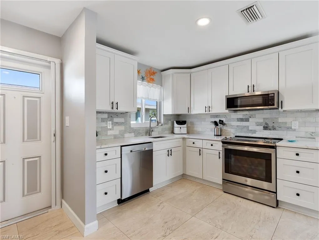 185 Palm Dr # 18j, Naples Fl 34112