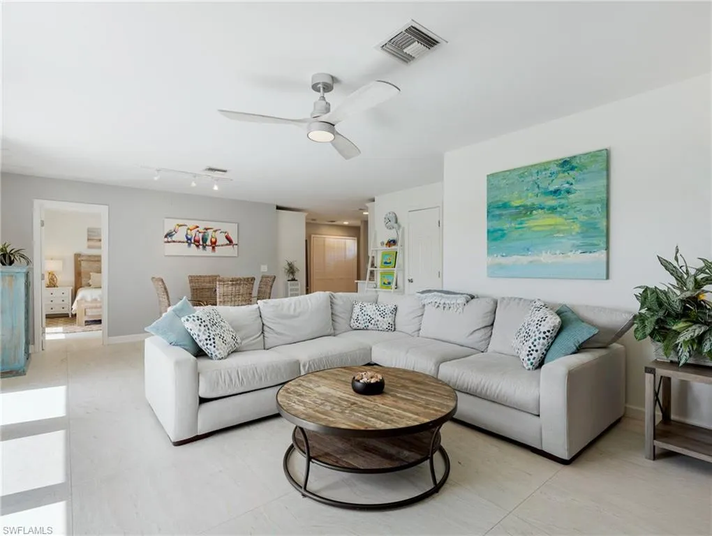 185 Palm Dr # 18j, Naples Fl 34112
