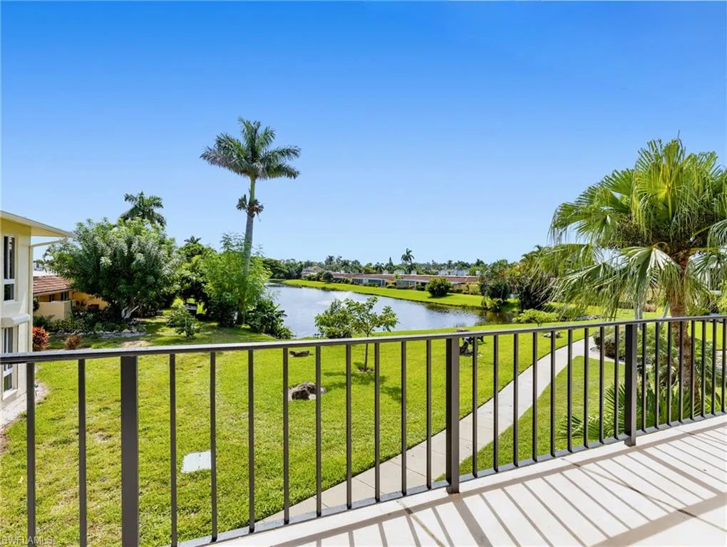 185 Palm Dr # 18j, Naples Fl 34112